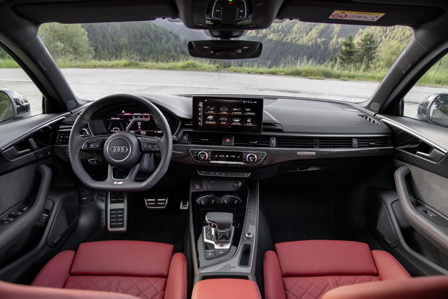 Торпедо Audi S4 Avant TDI (B9) 2020 года  (WW) (фото 31 из 40)